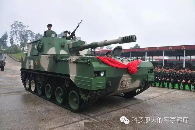 揭秘中国的装甲团：9个坦克连100辆坦克