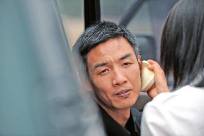 汶川地震“最牛志愿者”陈岩因诈骗获刑