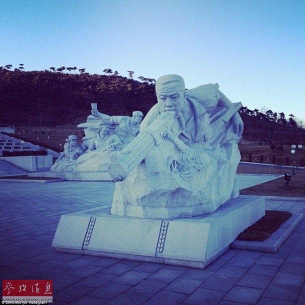 外媒揭秘朝鲜社会新现象:男人当家女人赚钱