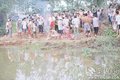 คนงาน 20 ปีบันทึกชีวิตลดลงไปในน้ำที่ค่าใช้จ่ายของเด็กที่ไม่ทราบ (รูป)