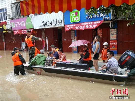 强降雨后蔬菜价格上涨 发改委：必要时价格干预