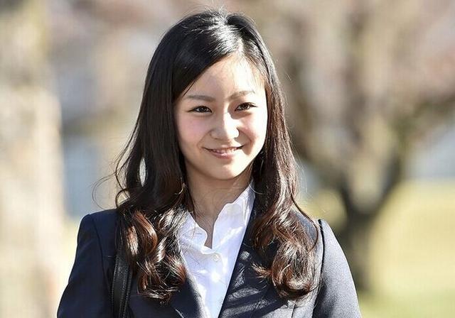 日本佳子公主穿热裤羞涩亮相社团活动引关注_新闻_腾讯网