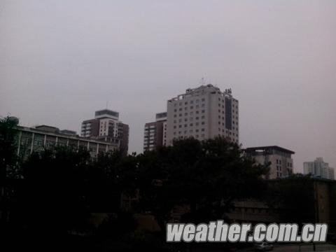 冷空气逼近北京 今明两天气温将降至4℃