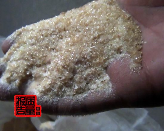 央视调查发现厂商用皮革下脚料造药用胶囊(图)