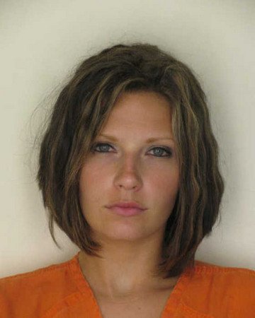 美国女子梅根3年前因危险驾驶被捕，没想到这一张眼神妩媚的档案照片从此在网络上疯传，许多男粉丝为她神魂颠倒。（图片来源：台湾ETtoday新闻云）