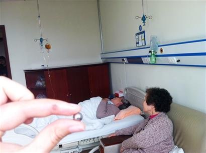 四川省医院干部病房连遭钢珠袭击 15扇玻璃受损