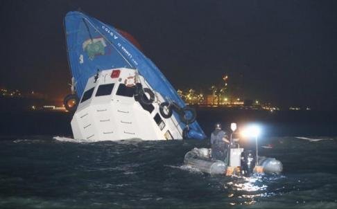 香港南丫岛撞船事故已有25人死亡 123人获救