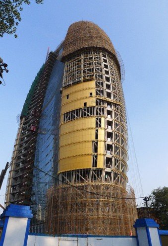 人民日报新大楼披上土豪金 酷似黄金甲