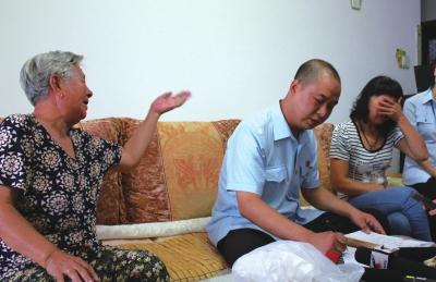 男子独占回迁房称没妈的份 离婚将房产全给妻子