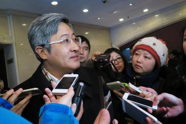 政协委员贾康称二胎开放政策不可再拖延