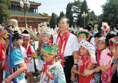 盘点我国领导人过儿童节：不同年代有不同特色