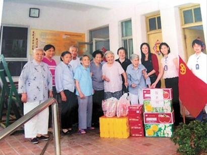 80后女生创业开3家敬老院 老人亲为其准备嫁妆