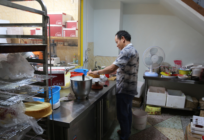 赵贵生经营着一家蛋糕店(图:赵宇) 赵贵生经营着一家蛋糕店(图:赵宇)