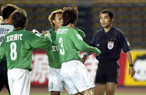 2004年中超元年,国安罢赛引起轩然大波 2004年中超元年,国安罢赛引起轩然大波