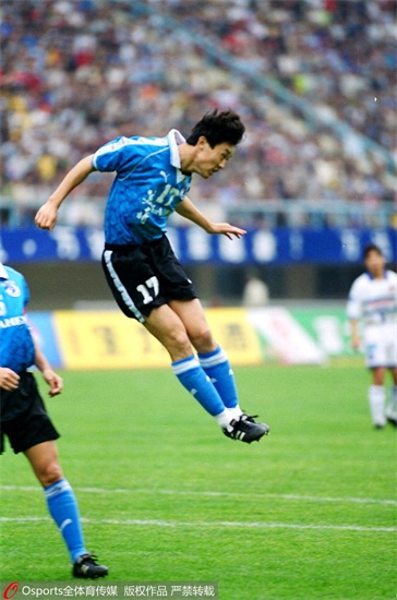 98年甲A,孙继海头球助万达1-1战平申花 98年甲A,孙继海头球助万达1-1战平申花