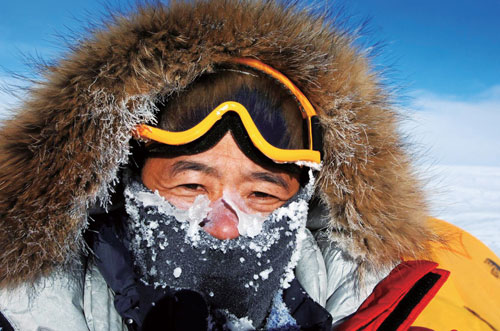 王石在52岁时成功登顶珠峰 王石在52岁时成功登顶珠峰