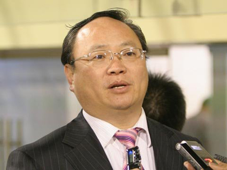 韩公政长期作为鲁能的主要负责人之一,人送外号“不倒翁” 韩公政长期作为鲁能的主要负责人之一,人送外号“不倒翁”