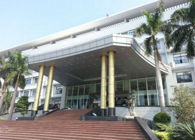 巴菲特淡定面对股灾 曾抄底中石油比亚迪