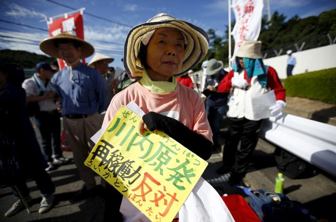 今年8月,日本首个核电站重启遭到民众抗议 今年8月,日本首个核电站重启遭到民众抗议