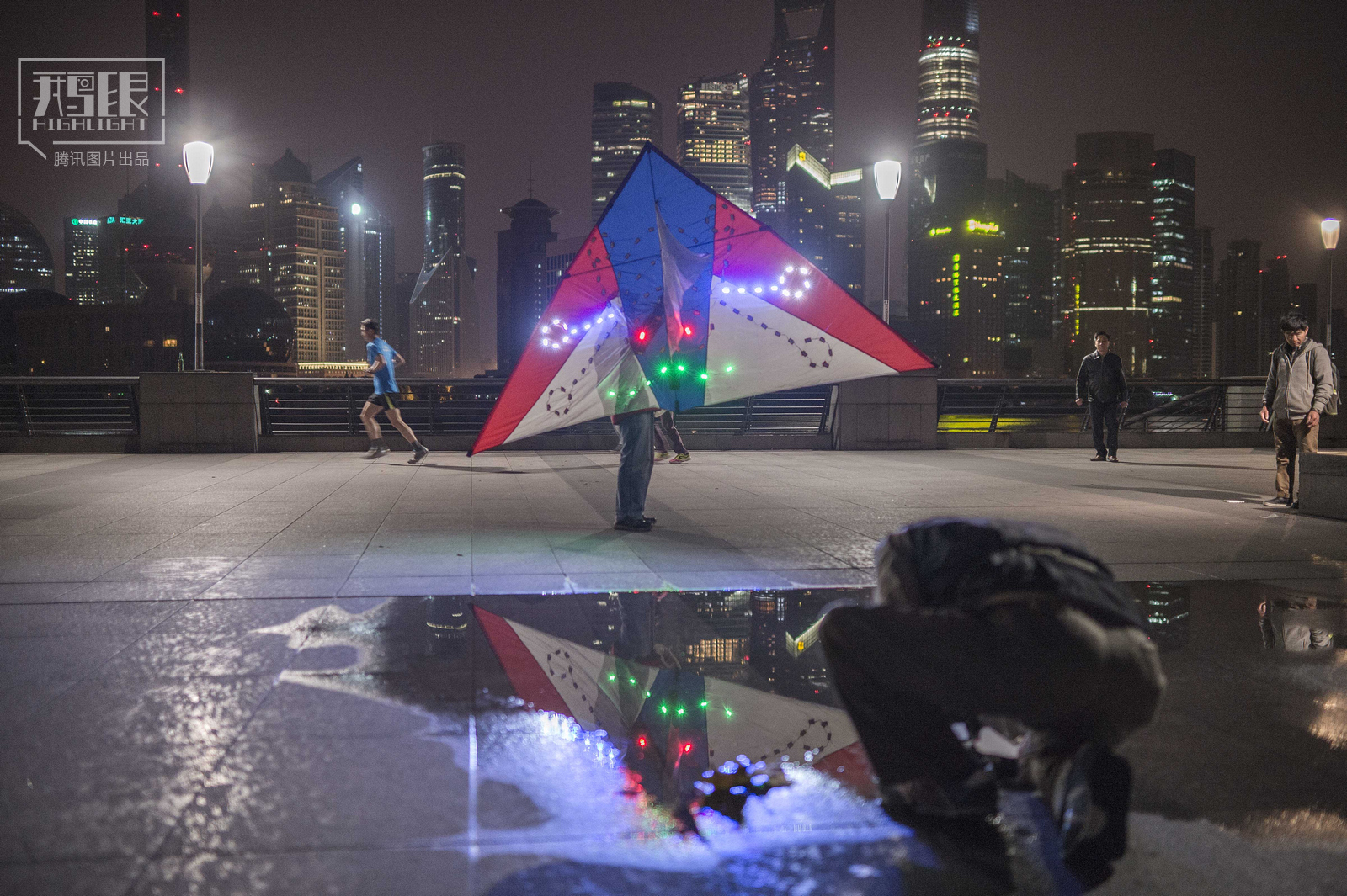 雨后的上海那么美：魔都幻象水中来(高清组图)