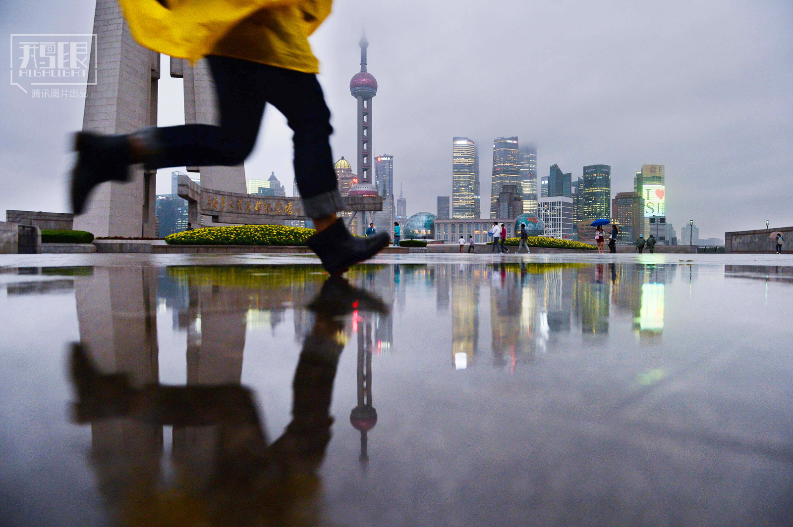 雨后的上海那么美：魔都幻象水中来(高清组图)