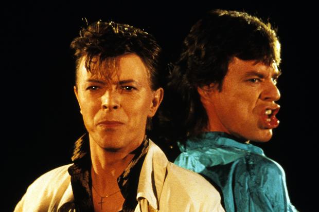 Bowie（左）与Mick Jagger