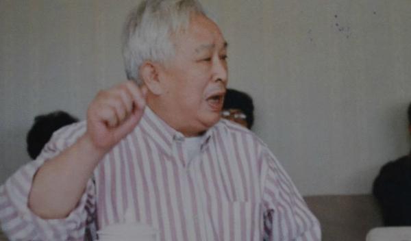 戴煌在晚年评价说，现在的媒体人，多数人是在混饭吃，敢说真话的少。