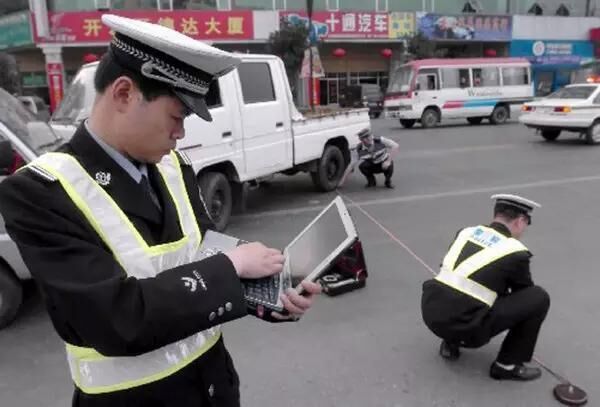 交警在认定交通事故责任 交警在认定交通事故责任