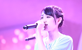 参加公演中的黄婷婷 参加公演中的黄婷婷