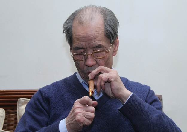 爱抽雪茄的陈忠实