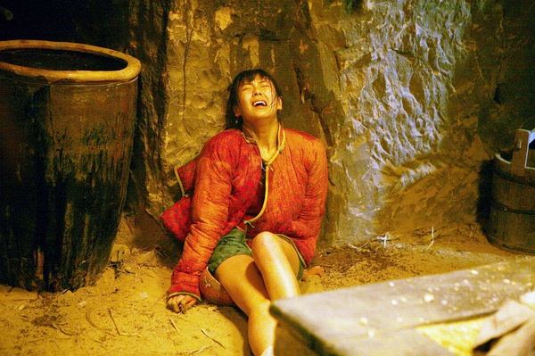 电影《白鹿原》剧照,张雨绮饰田小娥
