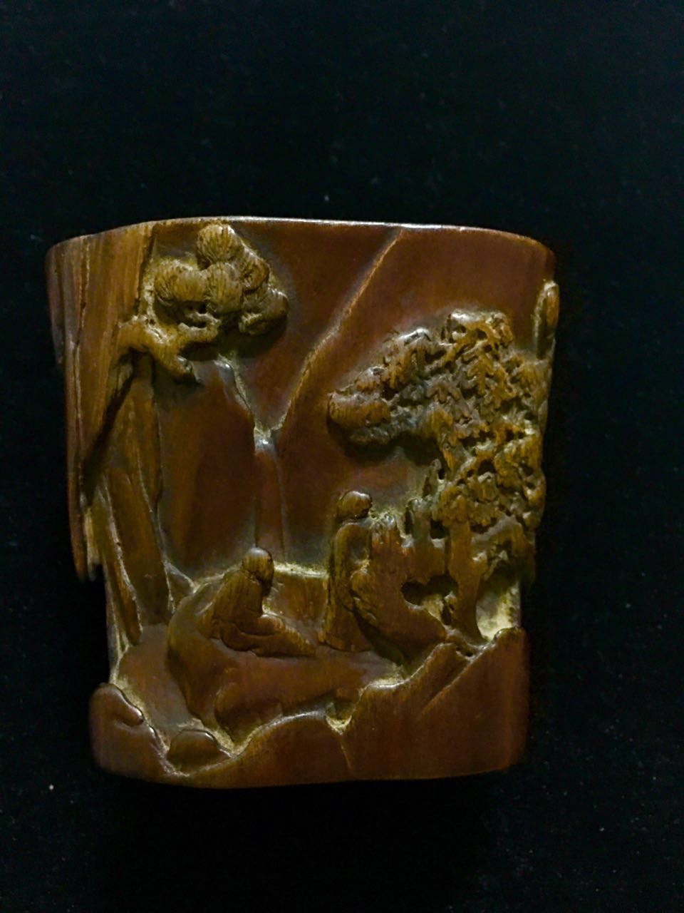 贾天明收藏的沉香笔筒 贾天明收藏的沉香笔筒