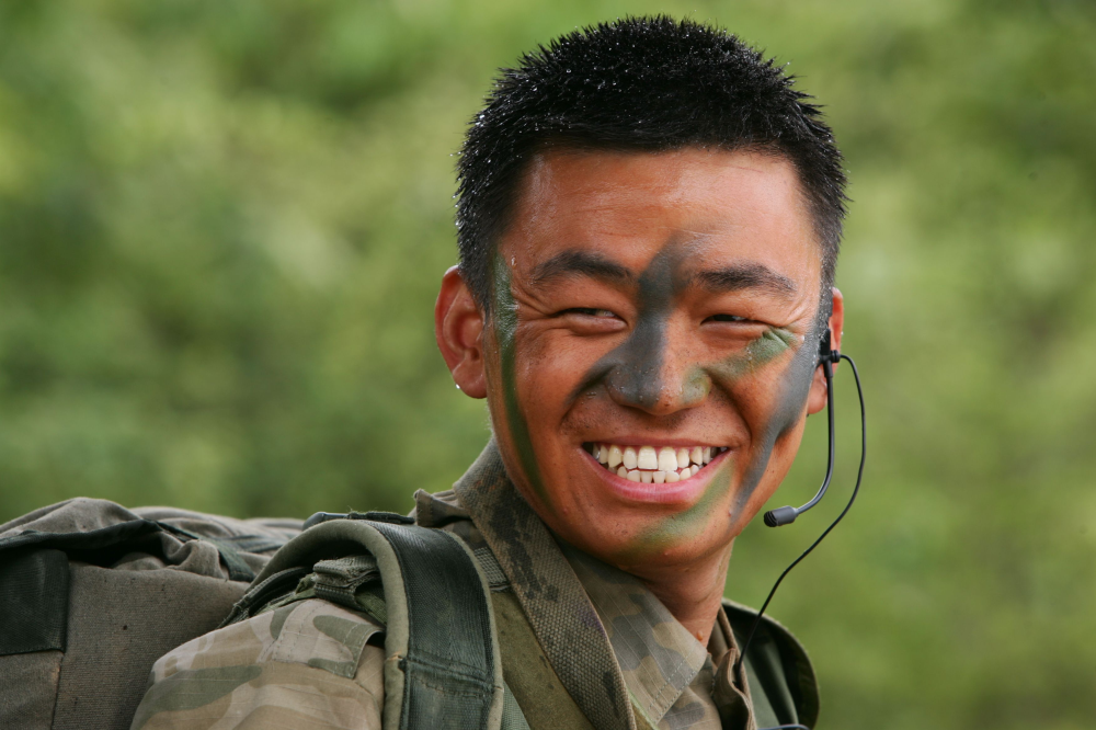 《士兵突击》剧照，王宝强饰许三多