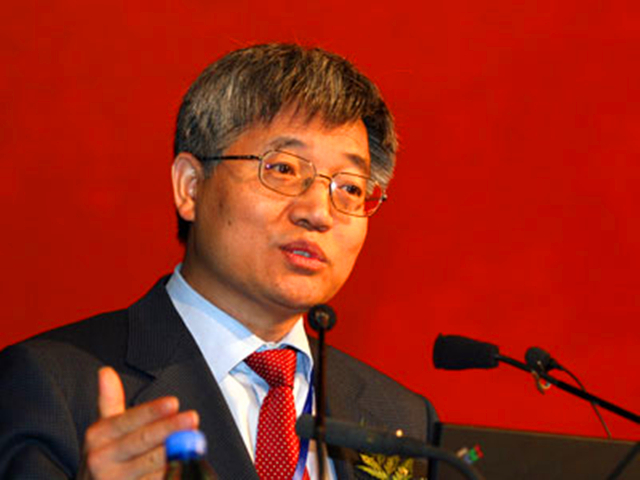 图为北京大学国家发展研究院经济学教授张维迎