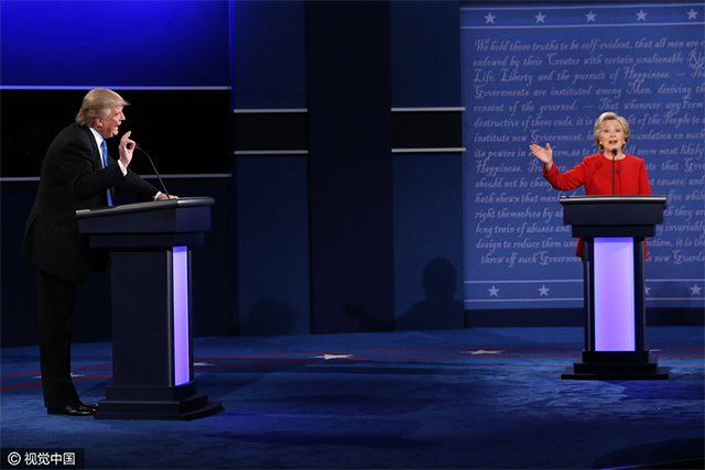 当地时间2016年9月26日晚，美国民主、共和两党总统候选人希拉里和特朗普展开首场电视直播辩论