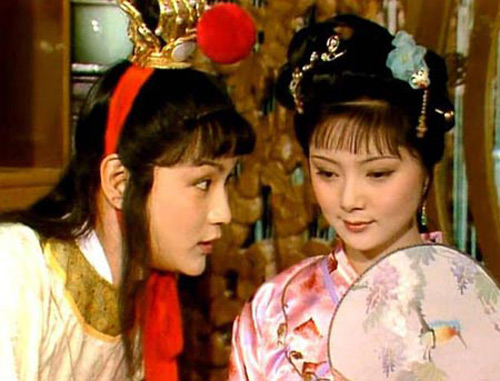87版《红楼梦》剧照,贾宝玉与薛宝钗 87版《红楼梦》剧照,贾宝玉与薛宝钗