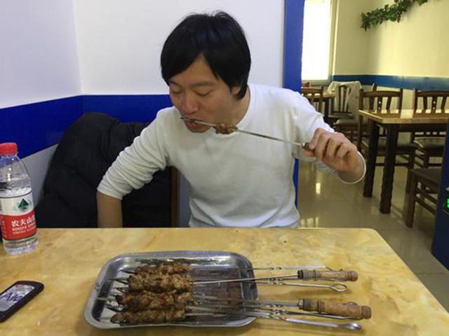 媒体上刊登的加藤嘉一生活照 媒体上刊登的加藤嘉一生活照