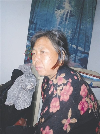 这几天，恐怕很多人都对这张赵大妈的旧照很熟悉了——一个普通的、操劳的妇女，靠着辛勤劳作养活自己