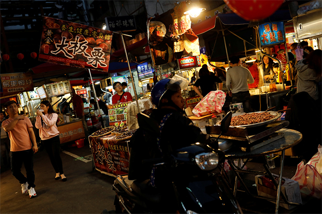 台北饶河街夜市