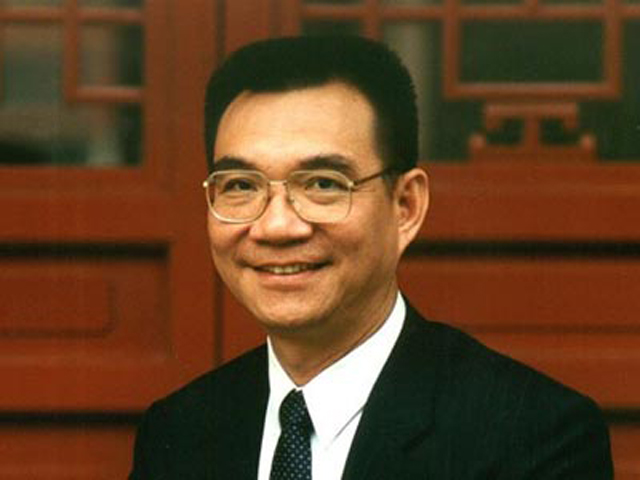 图为北京大学国家发展研究院名誉院长林毅夫