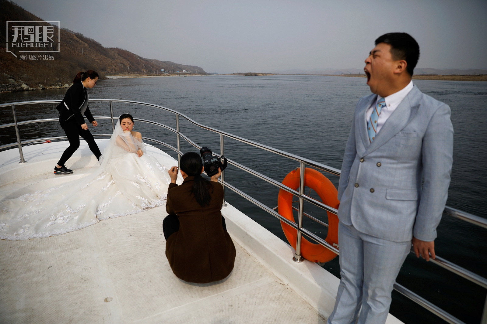 探访中朝界河鸭绿江 边境游依然红火(高清组图)