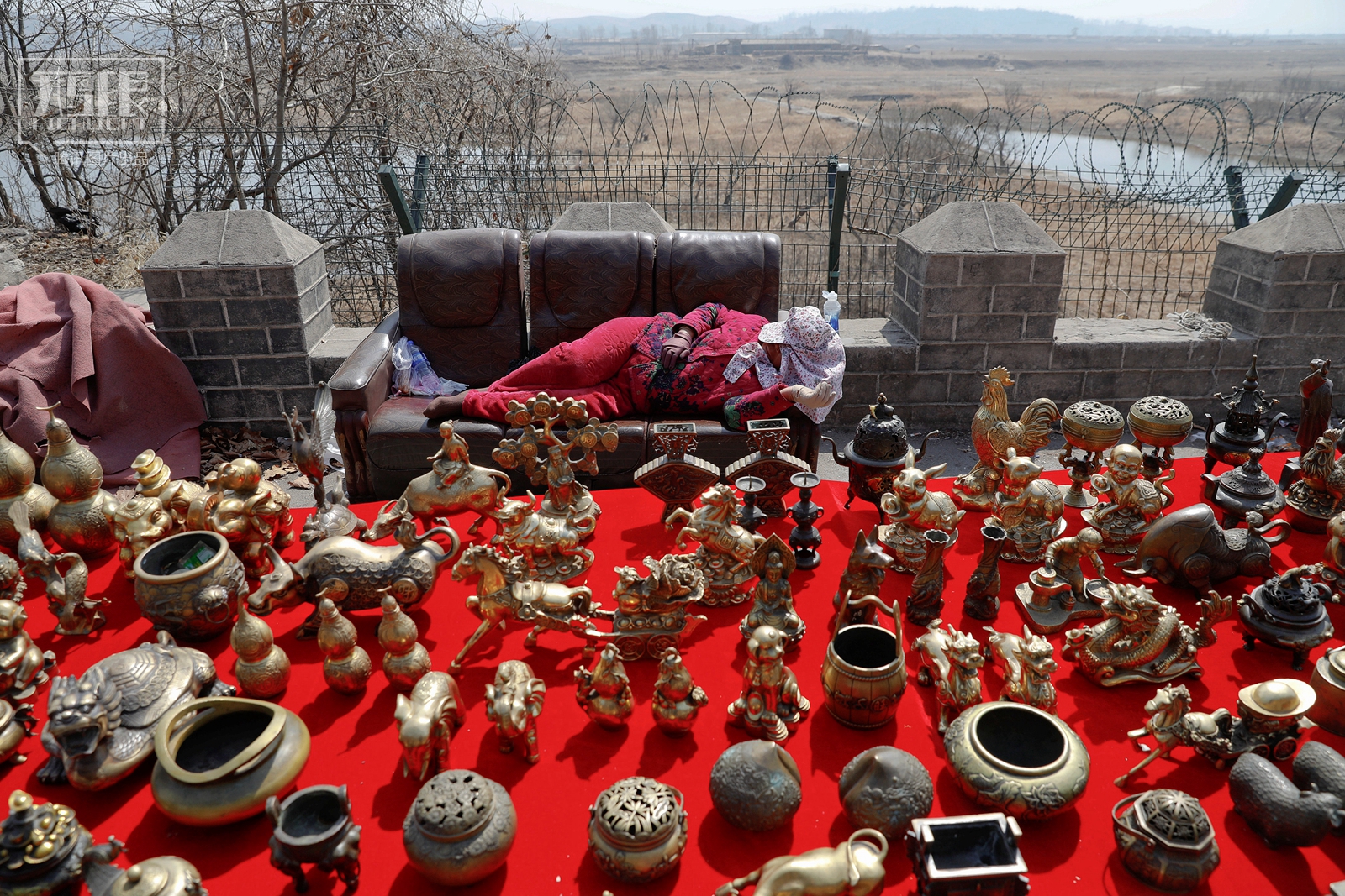 探访中朝界河鸭绿江 边境游依然红火(高清组图)