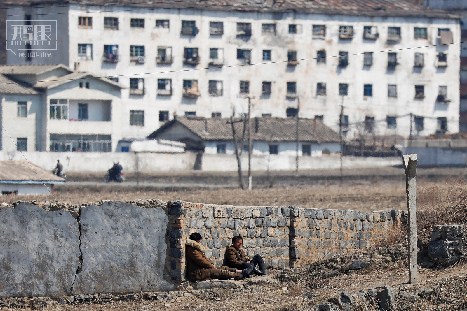 探访中朝界河鸭绿江 边境游依然红火(高清组图)