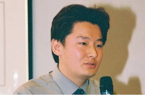 张琨 张琨