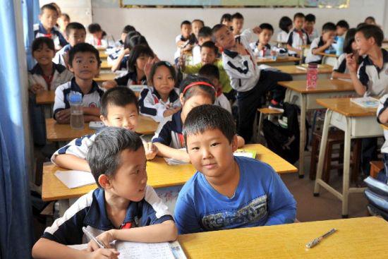 不少城市都曾关闭民办打工子弟学校,但它确实很多外来人口子女接受教育的重要场所 不少城市都曾关闭民办打工子弟学校,但它确实很多外来人口子女接受教育的重要场所
