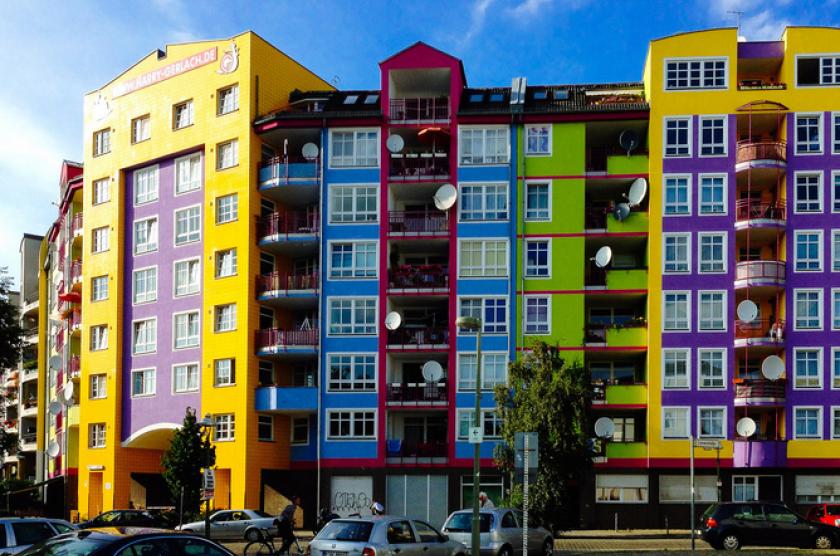 以后房子租购同权了,学区房会降价吗?