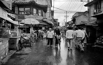 ������Ӱչ���β����²𣺱�����ͬ�ı�Ǩ