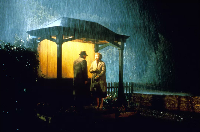 这部描写英国庄园的小说，解释了日本为何陷入军国主义