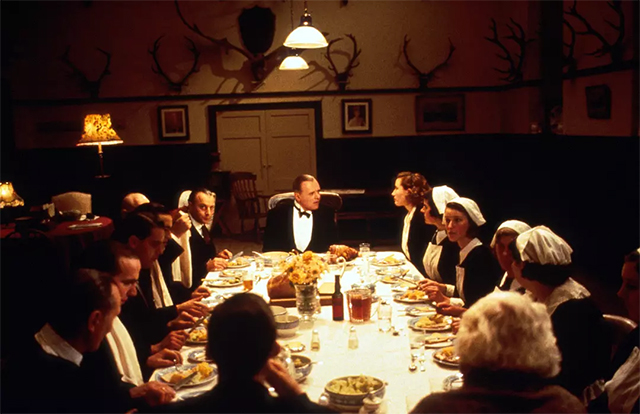 这部描写英国庄园的小说，解释了日本为何陷入军国主义