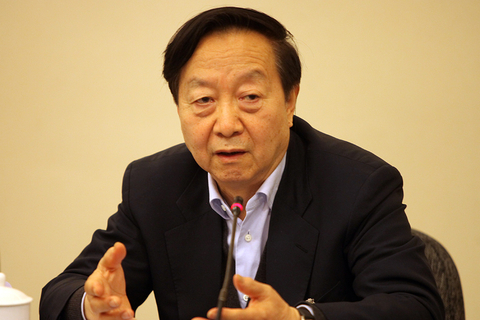 全国政协委员、原工信部部长李毅中也曾痛斥部分工业企业不务正业 全国政协委员、原工信部部长李毅中也曾痛斥部分工业企业不务正业